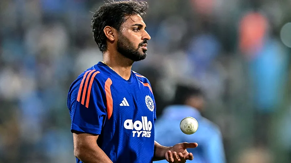 Santner’s NZ Pitch Helps Bhuvi, But IPL Celebrity & Sports Buzz Could Tilt